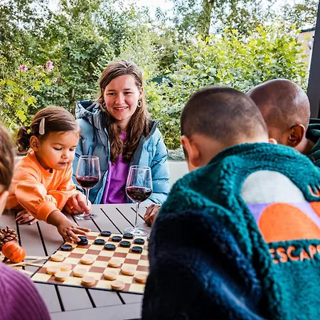 Holiday home Recreatiewoning 'dwergarend' Op Christelijk Voorthuizen