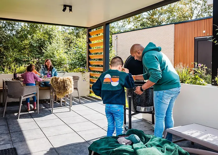 Holiday home Recreatiewoning 'dwergarend' Op Gemoedelijk