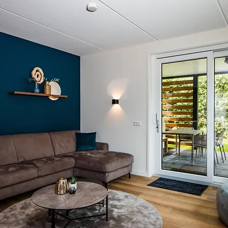 Recreatiewoning 'dwergarend' Op Gemoedelijk Ferienhaus